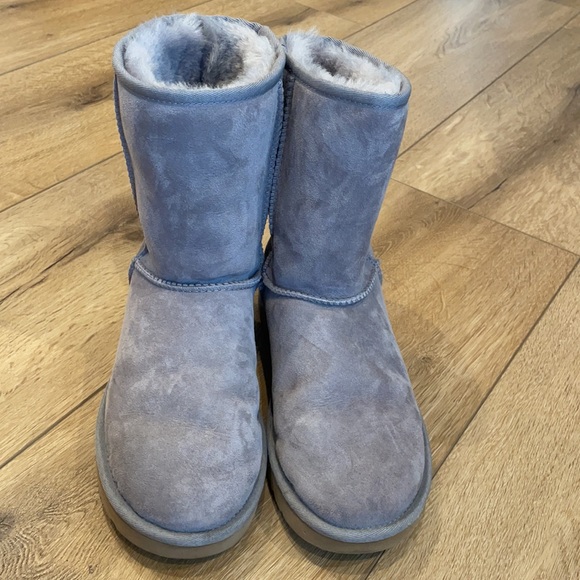 UGG Boots practically new - Picture 10 of 10